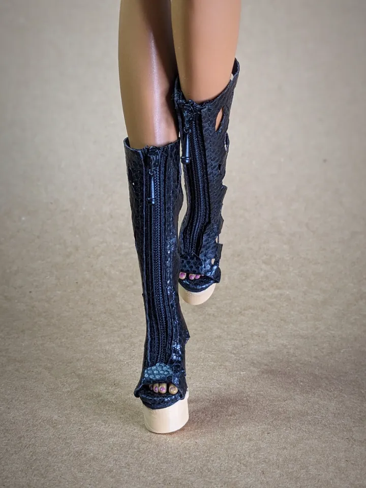 Handmade high heels shoes of genuine snakeskin for 16-inch Fashion Royalty doll (FR16)