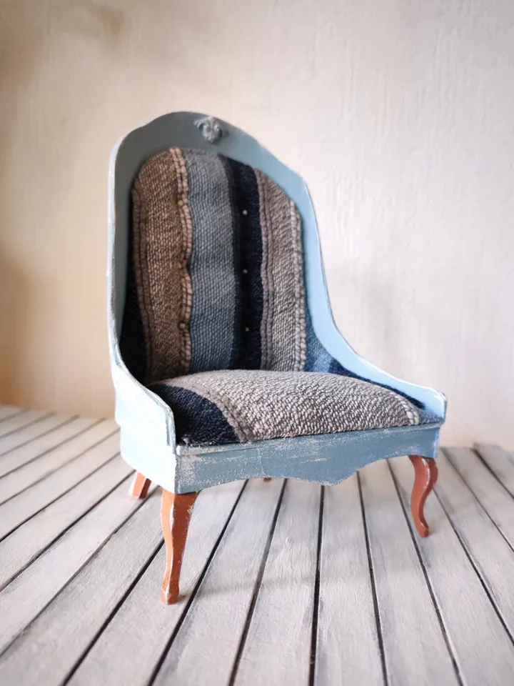 Dollhouse Furniture Set with Shabby Armchair for Dolls scale 1/6