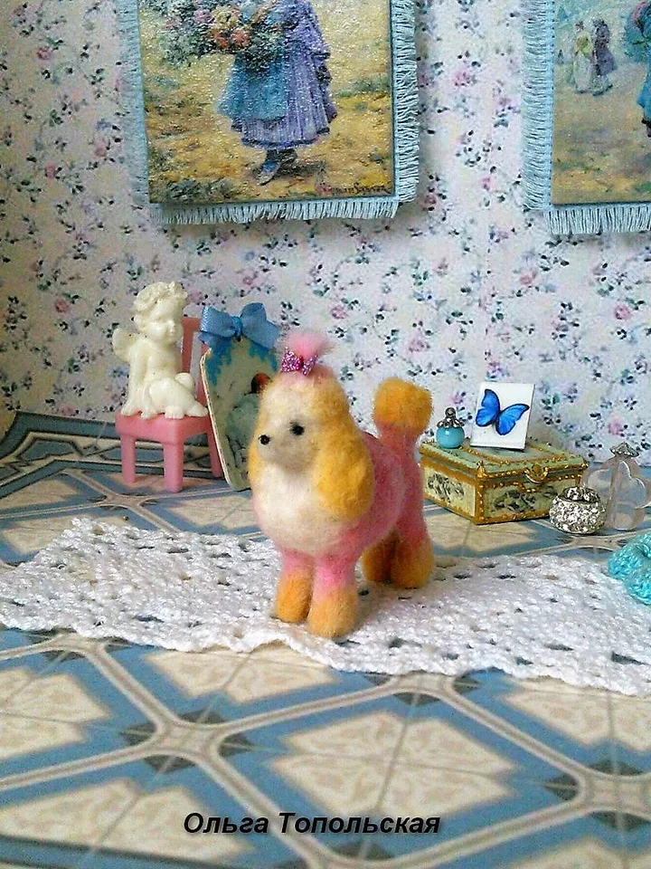 Decorative dog for dollhouse.1:12 scale.