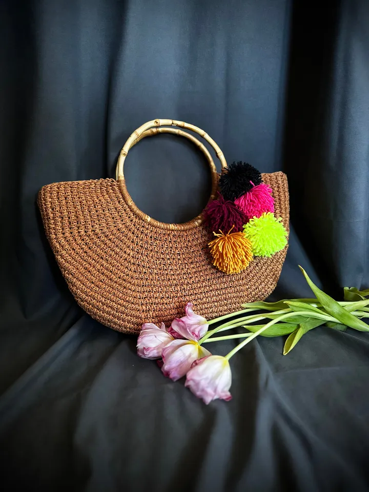 Crochet pattern bucket tote bag PDF digital instant download, video tutorial, hand woven bag, bridesmaid tote, woman market bag with pompoms