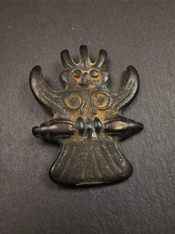 Gandhanra Antique Tibetan Buddhist Amulet Pendant - Garuda - The Golden-Winged Bird, Crafted from Thokcha,Size 1.8" * 1.4"