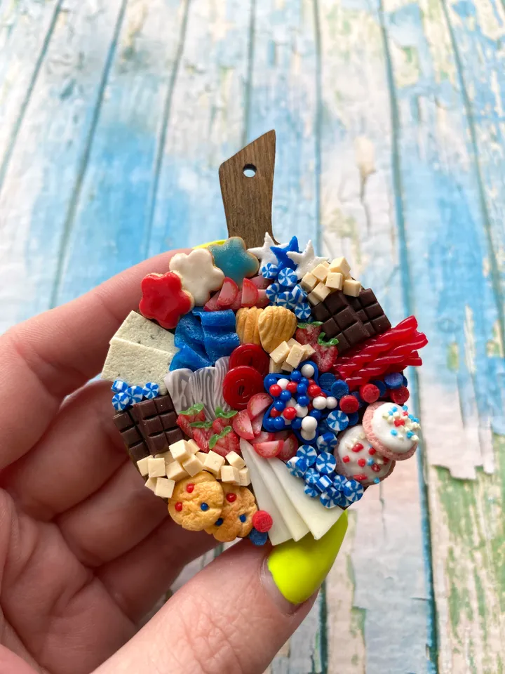 Magnet Miniature 4th July Charcuterie board with polymer clay Souvenir