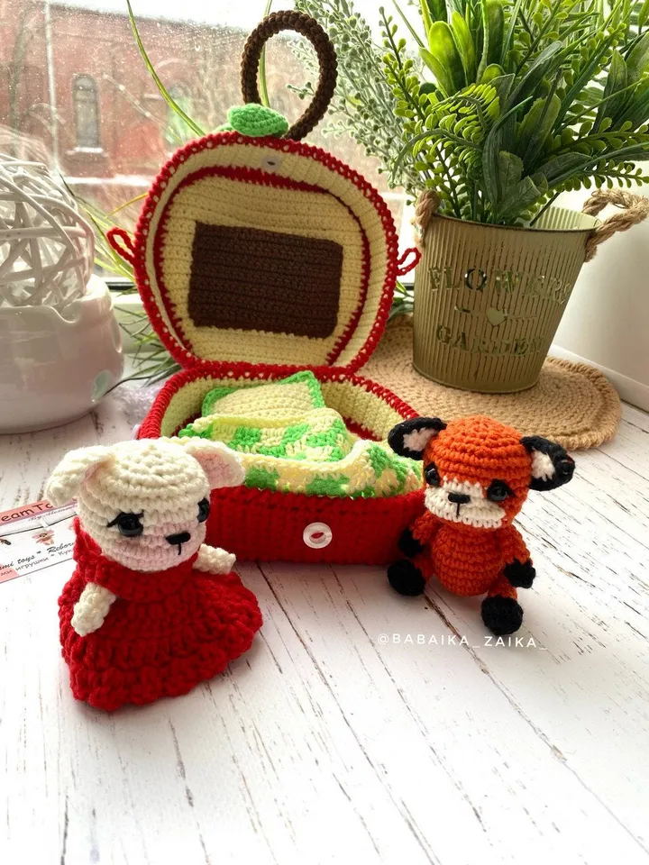 PDF Crochet Pattern Foxes in Apple, Amigurumi baby fox pattern, Crochet Bag, Cute fox, Animal pattern, Amigurumi animal, Crochet animal