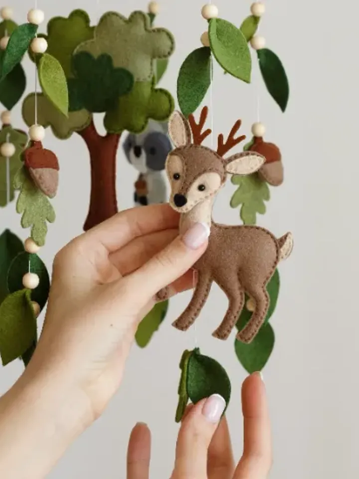 Felt woodland baby mobile