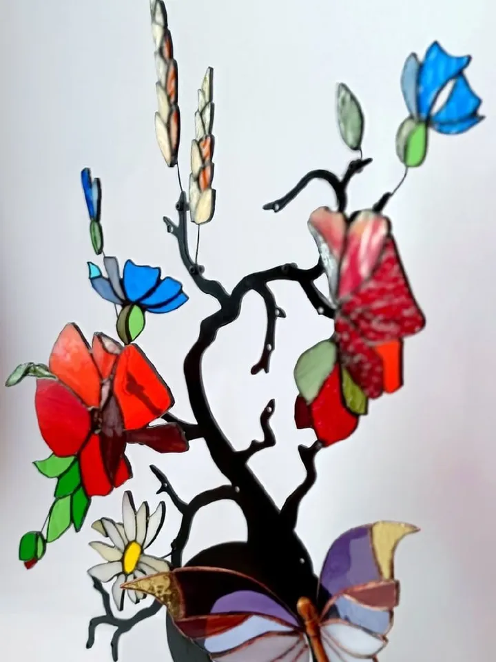 Wildflower Bouquet on Round Stand, Stained Glass Wildflowers, Meadow Flower Bouquet on Stand, Glass Flower Arrangement, Tiffany Glass Wildflower Decor, Wildflower Bouquet Sculpture, Floral Bouquet on Round Base