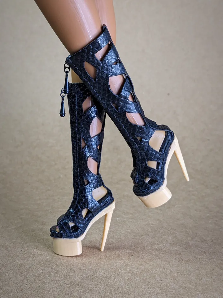 Handmade high heels shoes of genuine snakeskin for 16-inch Fashion Royalty doll (FR16)