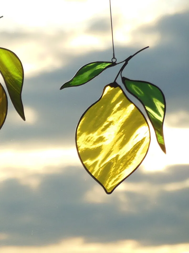 Lemon stained glass window suspension Suncatcher (texture W )