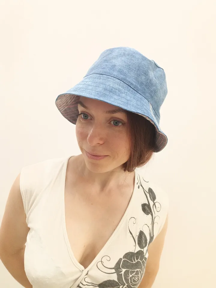 Stylish two-sided denim panama hat. It has a cotton lining