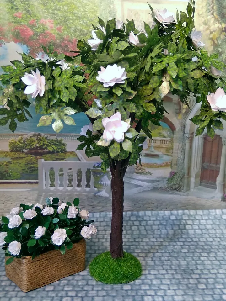 Tree for the puppet garden.1:12 scale.