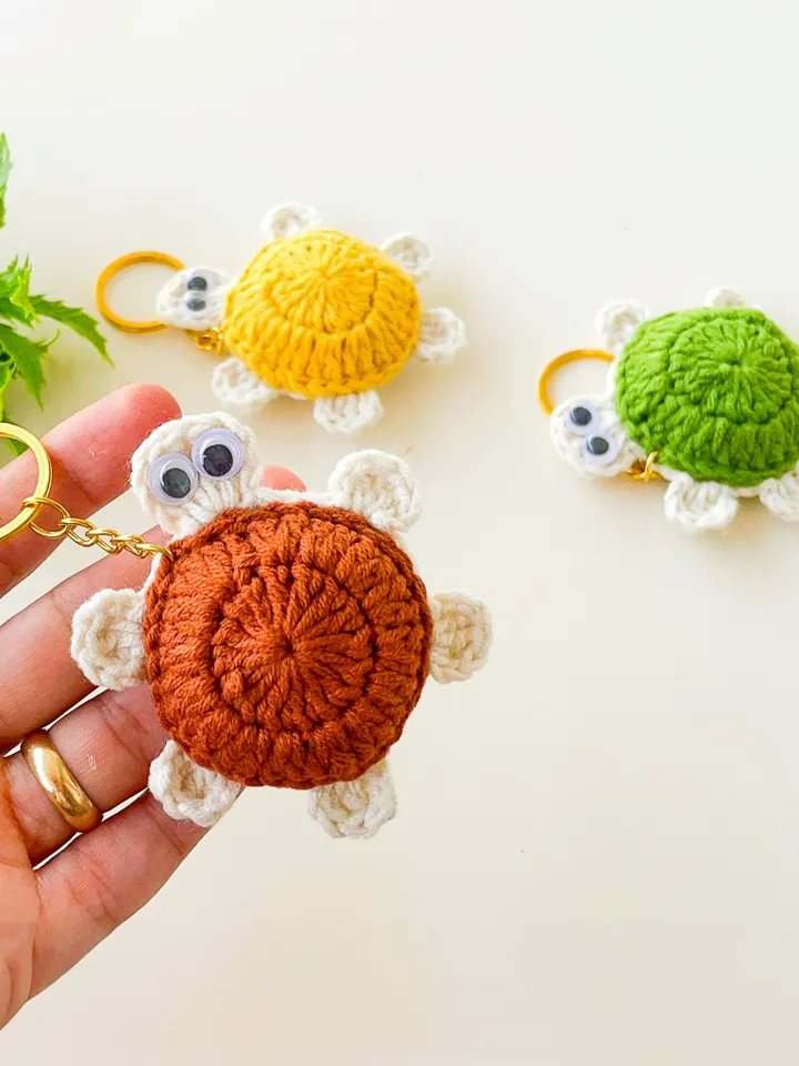 Crochet Turtle Keychain Pattern, Easy Crochet Keychain PDF Tutorial for Cute Handmade Turtle Bag Charm Gifts, Instant Download
