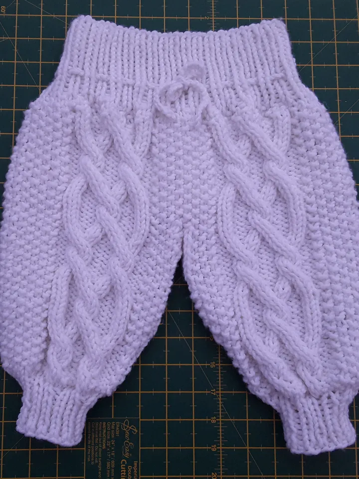 Knitted Baby Pants Pattern, Knitted Baby outfit, knitted baby clothes, knit newborn pants, knitting newborn outfit, baby gift, Knitting Pattern, PDF file in English