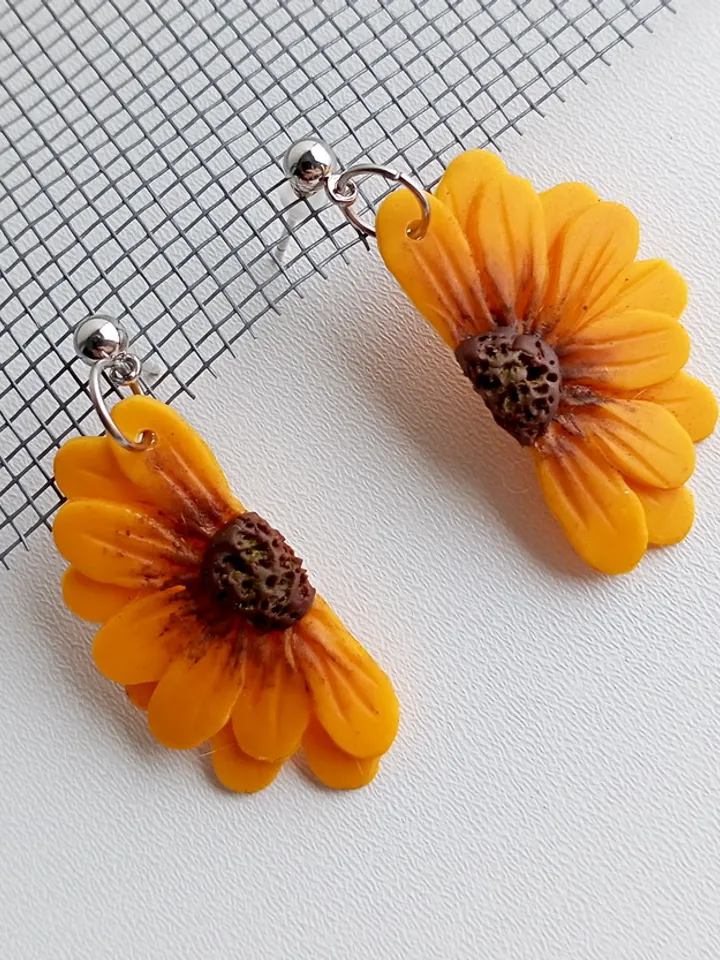 Hand made half sunflower earrings. Polymer clay lightweight earrings. Bright summer earrings.
