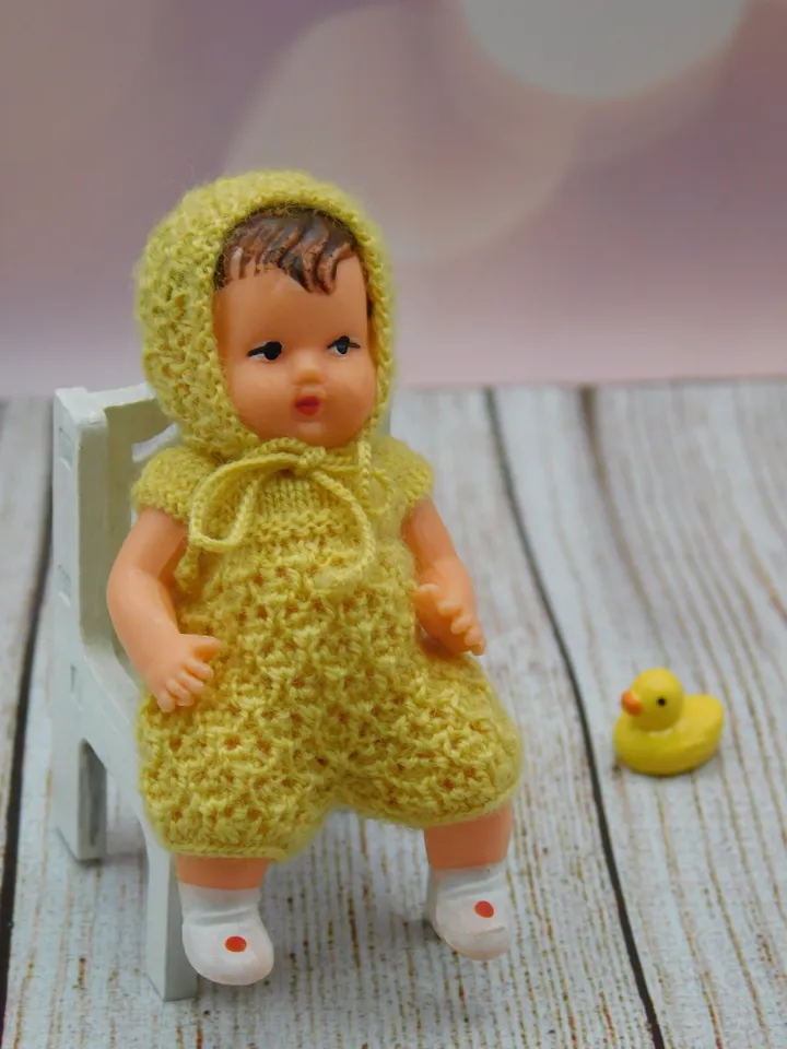 Miniature doll clothes set