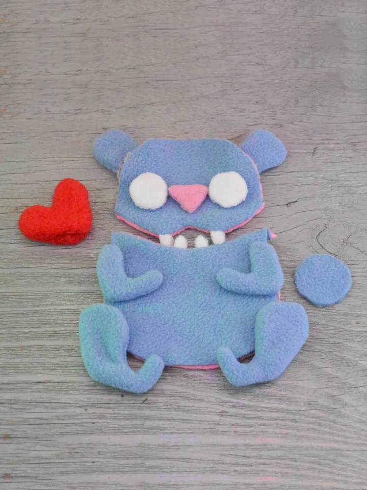 Fleece Plush Toy Pattern β Softie Bear with Heart PDF Tutorial