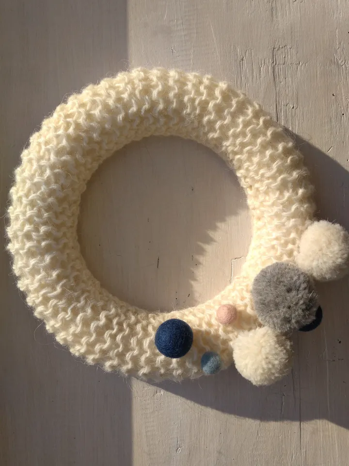 Home Wreath Natural Wall Decor Craft Knitted Decorative Holiday Home Door Wreath Winter Minimalist New Year and Christmas Wreath