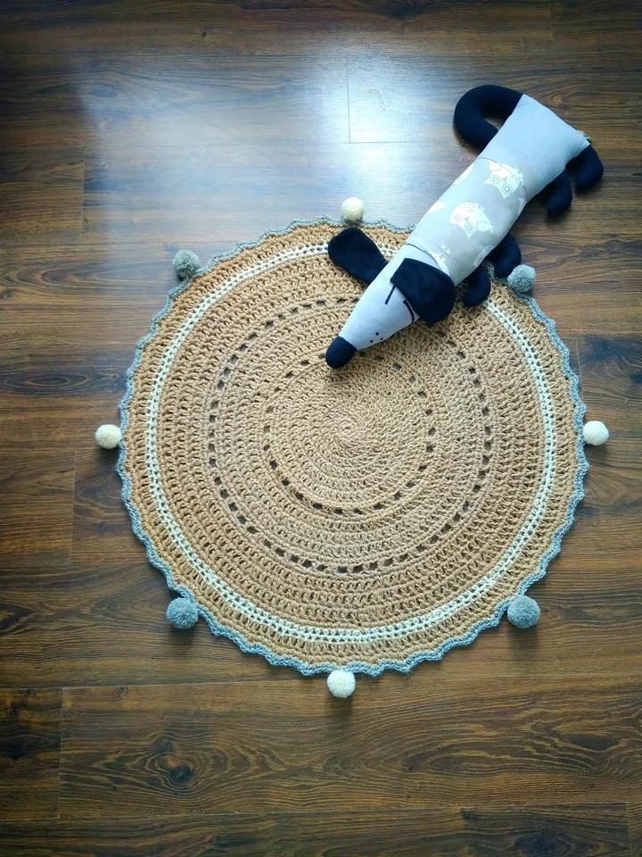 Zero Waste Natural Round Jute Rug Hooking with Sheepskin White and Gray Pom-poms Nursery Rug Kids Room Play Mat Eco-Friendly Home Decor