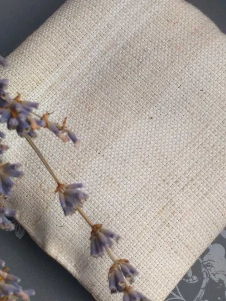Lavender Sachet Bag Pillow for Good Sleep with Dry Lavender Flowers Mint Wormwood Sachet with Dry Herbs