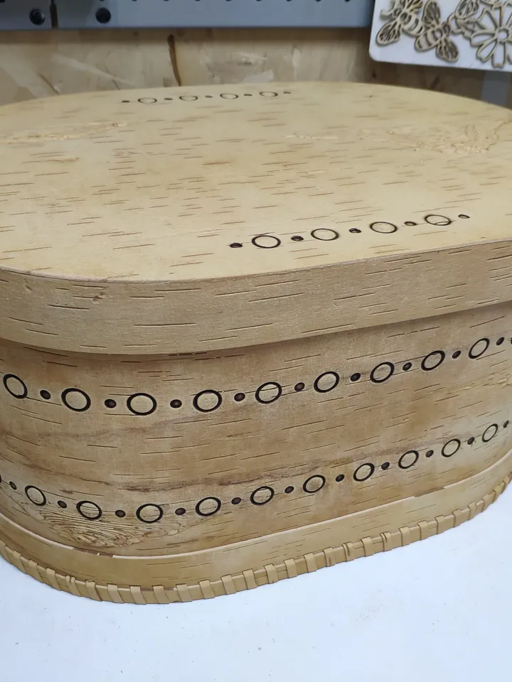 Large bread box, Large birch bark box