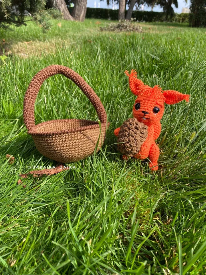 PDF Crochet Squirrel in the Basket Pattern, Amigurumi Squirrel, Crochet Forest Pattern, Crochet Squirrel, Amigurumi animal, Forest toy