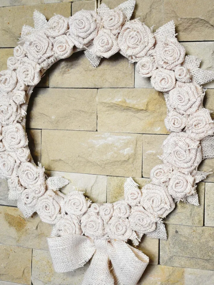 Burlap wreath plain bedroom décor wall asthetic burlap decorations eco farmhouse friendly girls master minimalistic no words norse over bed