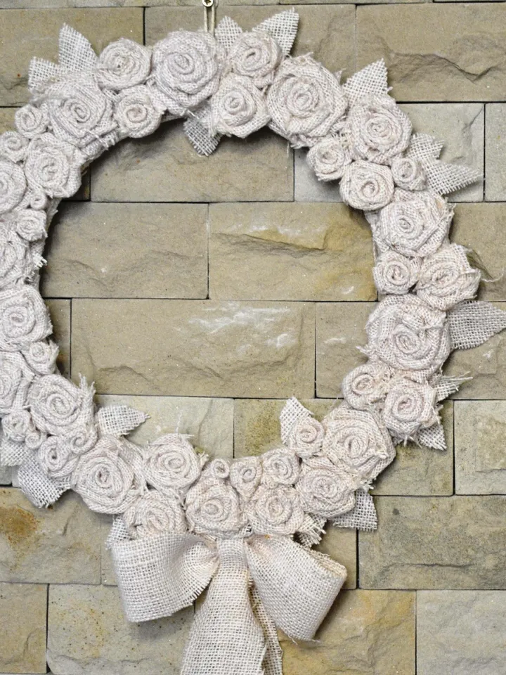 Burlap wreath plain bedroom décor wall asthetic burlap decorations eco farmhouse friendly girls master minimalistic no words norse over bed