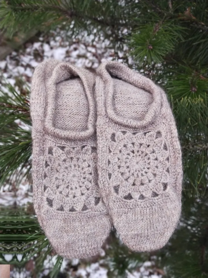 Knitted footprints, short slipper socks