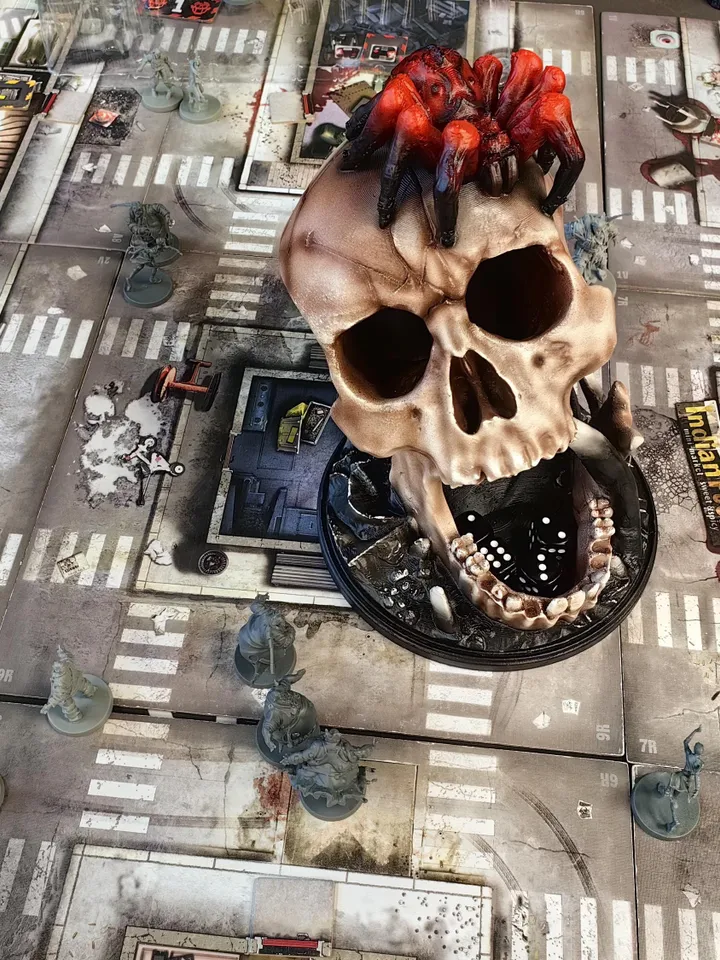 Skull With the Red Spider Dice Tower, Desert's Kiss Dice Roller, 3D Printed Dice Tower, Large Tower for Cubes, DND Board Game Dice Tray