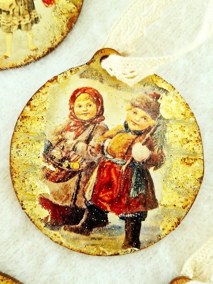Set of 6 Christmas ornament Small wood slice ornament Handmade tree decoration