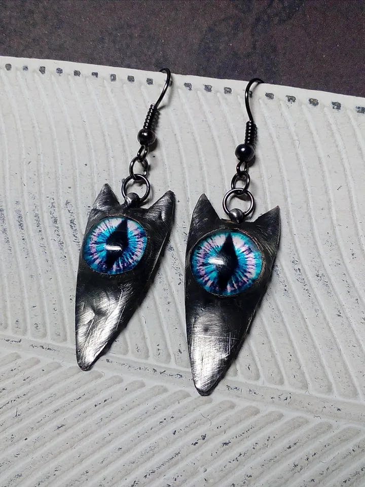 CAT eye earrings, Tin soldered earrings, Cat head earrings, Cat lovers bijouterie, Witch earrings, Halloween earrings