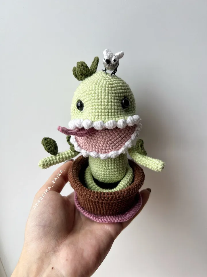 PDF Crochet Venus Fly Trap Pattern, Amigurumi Halloween Ornament Crochet Fly Trap Doll Pattern, Amigurumi Cute Monster Crochet Plant pattern