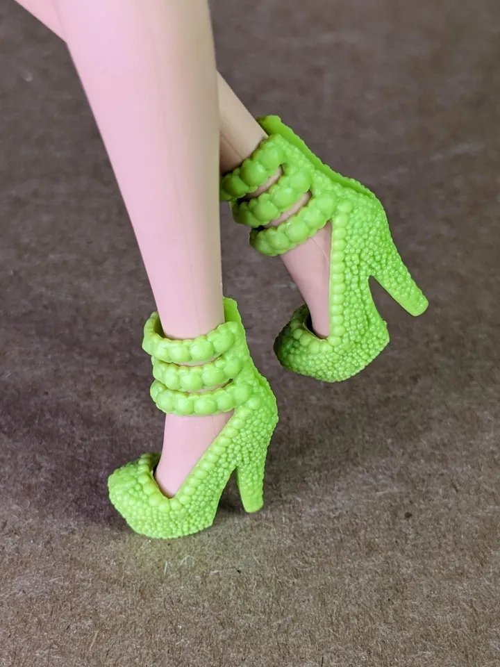 Neon green high-heeled shoes for 1/6 scale female dolls
