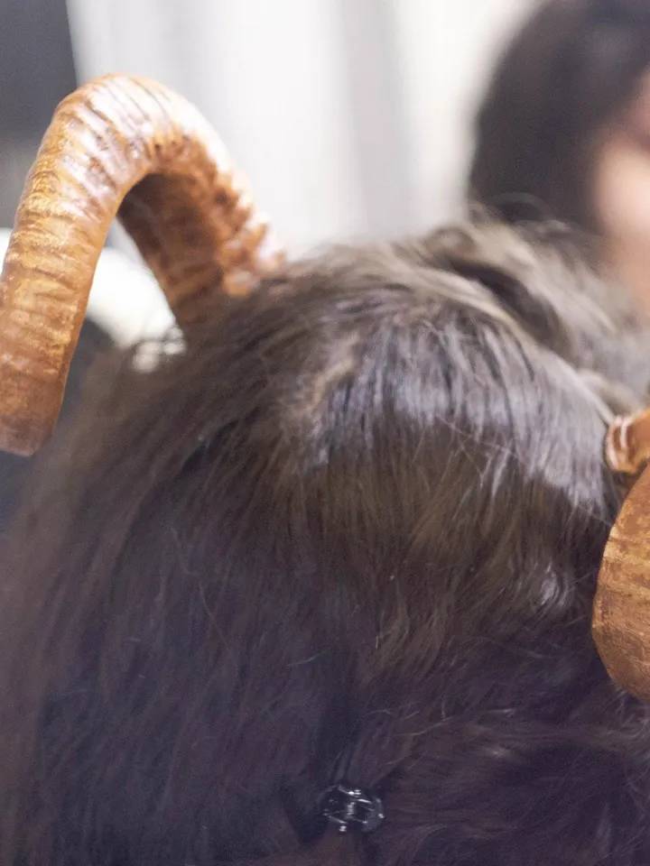 Ram Horns, Horns Headband, Twisted Ram Horns Headpiece for Halloween, Demon Horns, Realistic Fantasy Cosplay Horns
