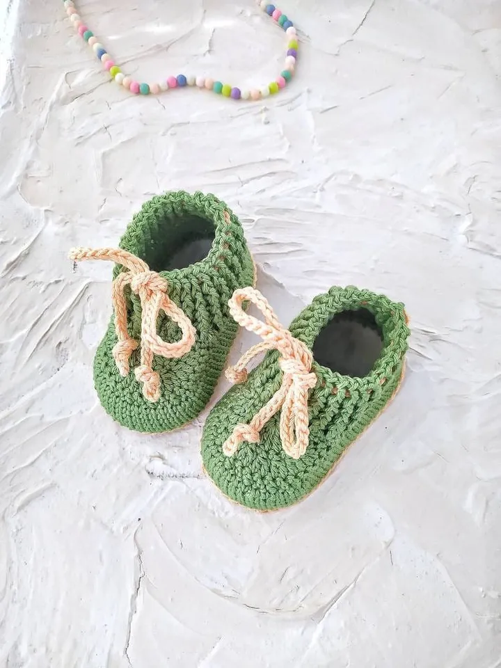 Crochet Bootee Green booties moccs Moccasins for newborn Baby Gift Newborn crib shoes Crochet Green Moccs