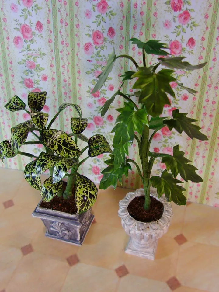 Flowers in a basket for a dollhouse.1:12 scale.
