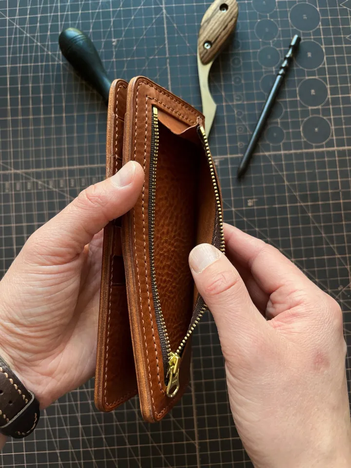 PDF Pattern long wallet - Pattern of a leather wallet - Download PDF. & video TUTORIAL
