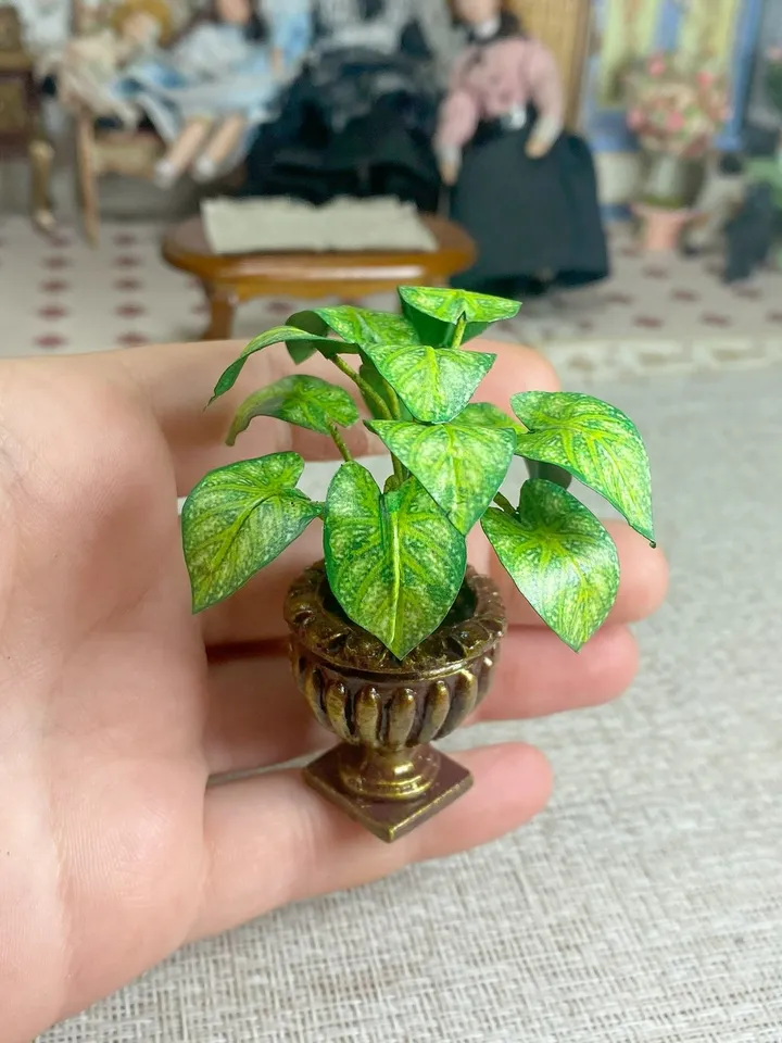 Flower in a flowerpot for a dollhouse. 1:12. handmade. dollhouse miniature. Plants for a doll.