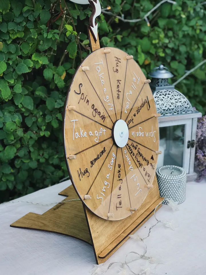 Thanksgiving Family & Party Game, Spin the Wheel Game with Questions or Tasks, Personalized Gift