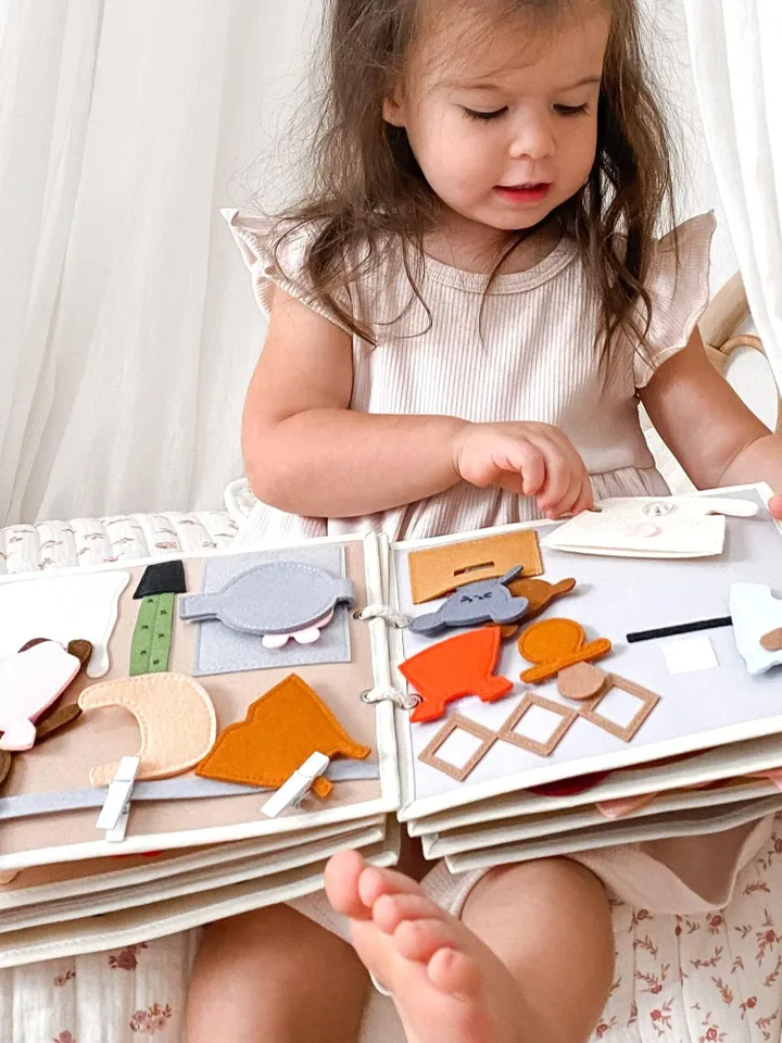 felt activity busy quiet book for toddler, felt books, baby sensory interactive gifts for kids, kinderkrama