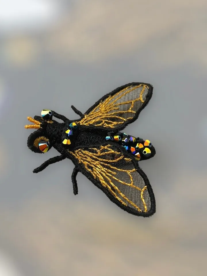 Free Standling Lace Machine Embroidery Design Queen of a fly Brooch Jewelery Embroidery Pattern FSL embroidery pattern