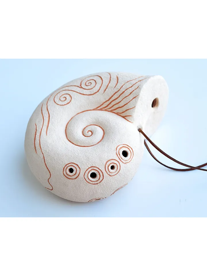 Ocarina "Ancient nautilus shell" / white / natural major / ceramic shell flute / low deep sound / big shell / Song of the sea inspired