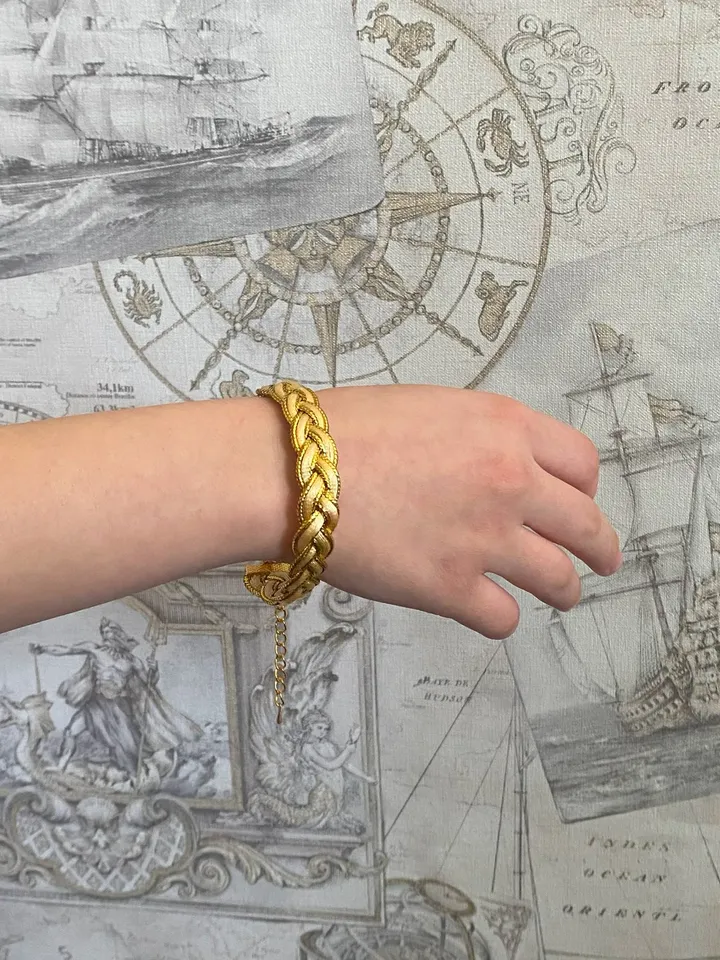 Choker and bracelet.Golden braid. Jewelry for you. Handmade.