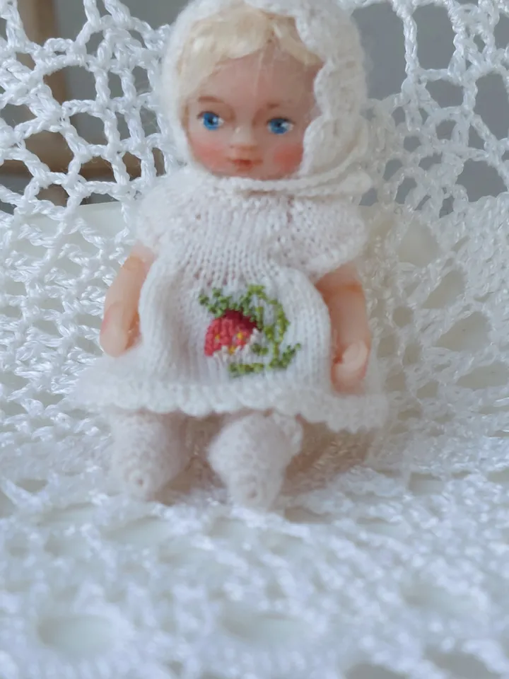 Handmade 2 inch miniature doll with two sets of clothes. Micro doll for dollhouse.
