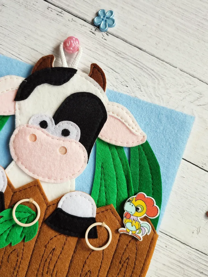 Cow Quiet book pattern PDF & Tutorial pages, Felt activity book pattern svg, Quiet book ideas, Sensory toys, Felt sewing pattern for toddler