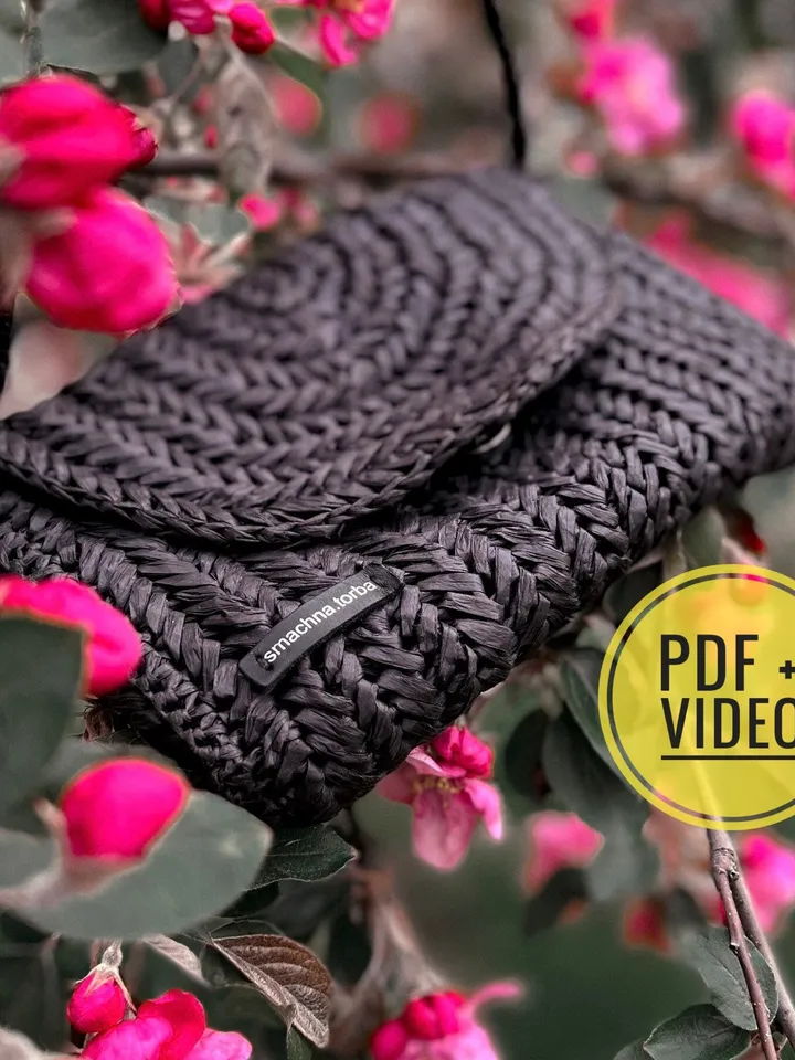 Small crossbody clutch crochet pattern PDF and video tutorial, digital instant download