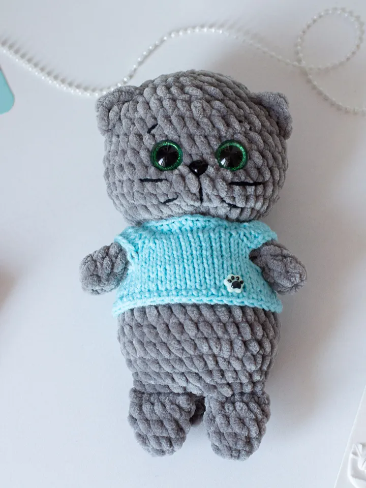 Soft toy Basik crochet cats made of plush yarn 17cm