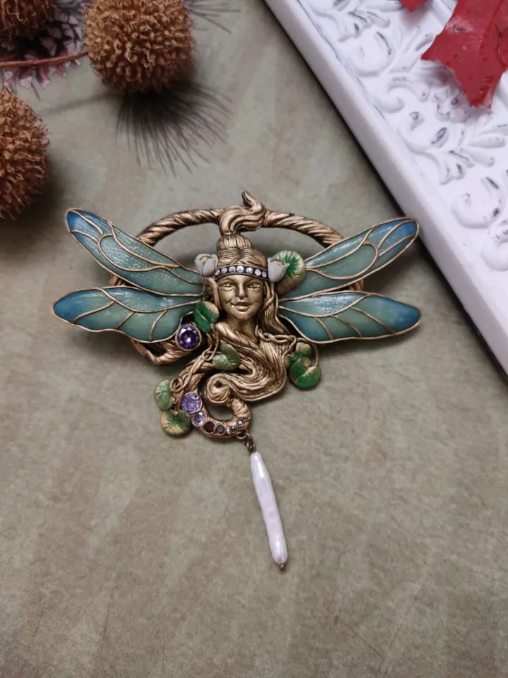 Dragonfly brooch,dragonfly pin,Insect brooch,Dragonfly charm,Dragonfly jewelry