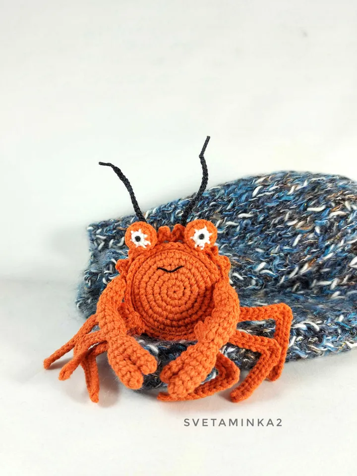 Crochet Crab Pattern Amigurumi Stuffed Toy. Digital Download. PDF.