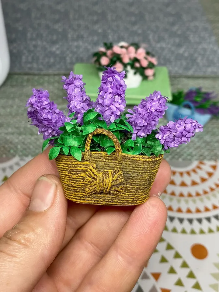Baskets with flowers for the dollhouse. 1:12.