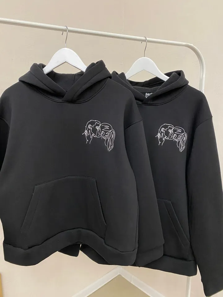 Couple Kiss Embroidered Hoodies Long Distance Realtionship Sweatshirts Aesthetic T-shirts Gift for Her and Him