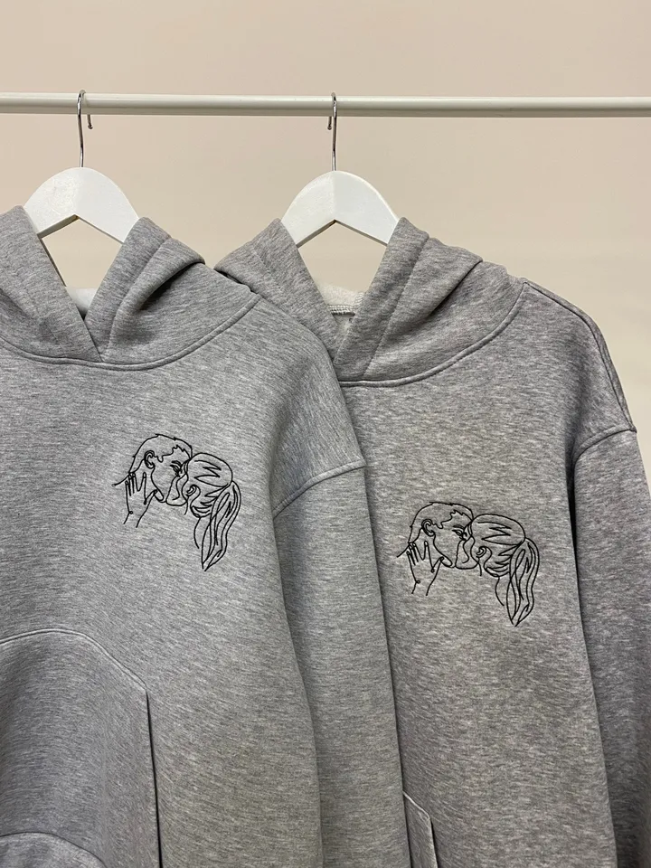 Couple Kiss Embroidered Hoodies Long Distance Realtionship Sweatshirts Aesthetic T-shirts Gift for Her and Him